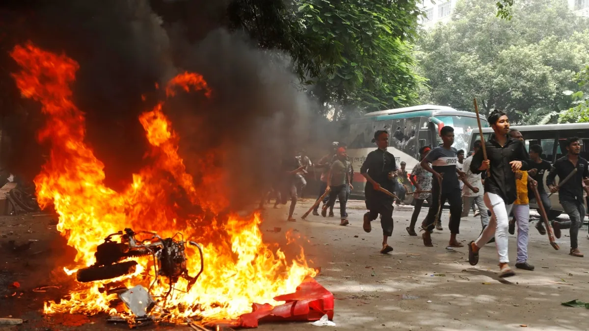 बांग्लादेश में फिर भड़की हिंसा