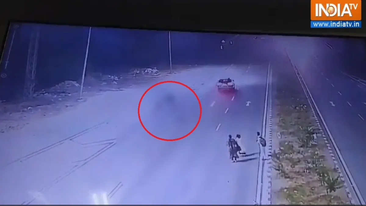 तेज रफ्तार कार का कहर- India TV Hindi