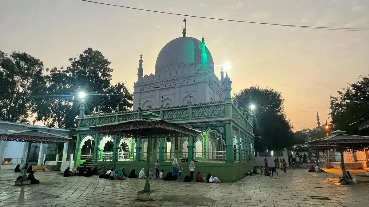 ladle mashak dargah