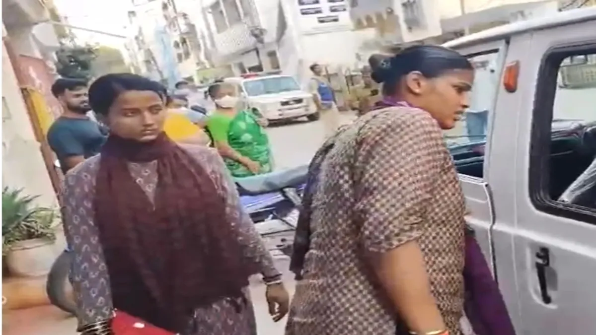 मां के शव के साथ नौ दिनों तक घर में बंद रही बेटियां- India TV Hindi