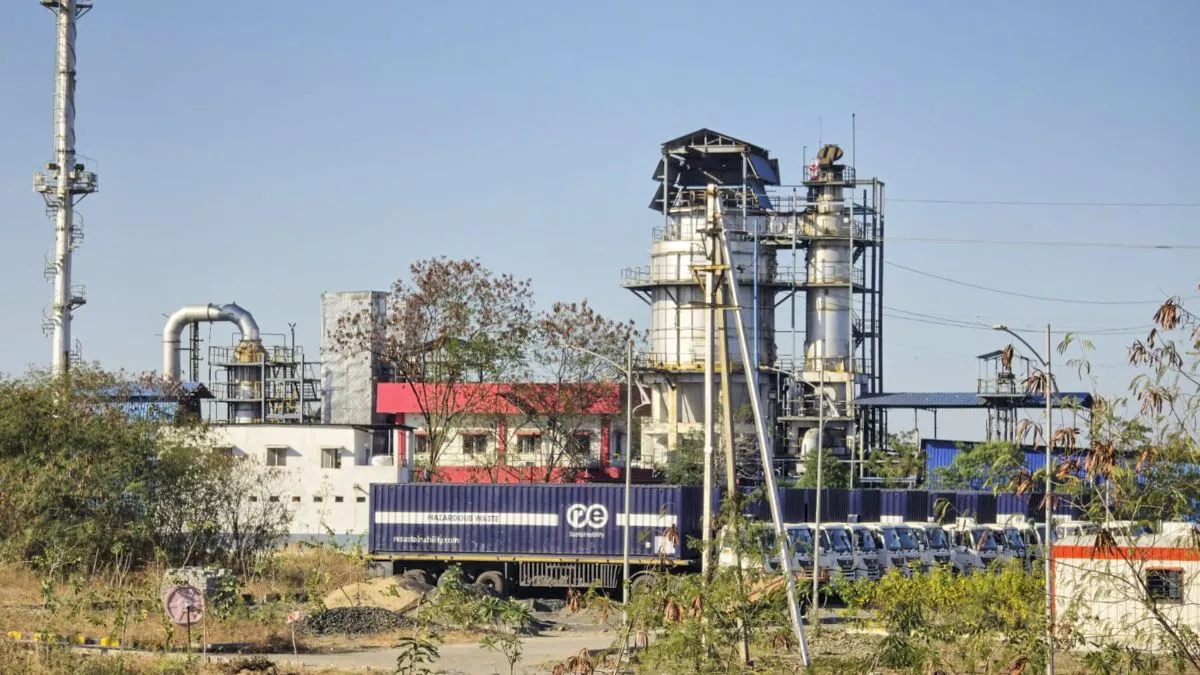 Bhopal gas tragedy, waste disposal, Union Carbide, Supreme Court