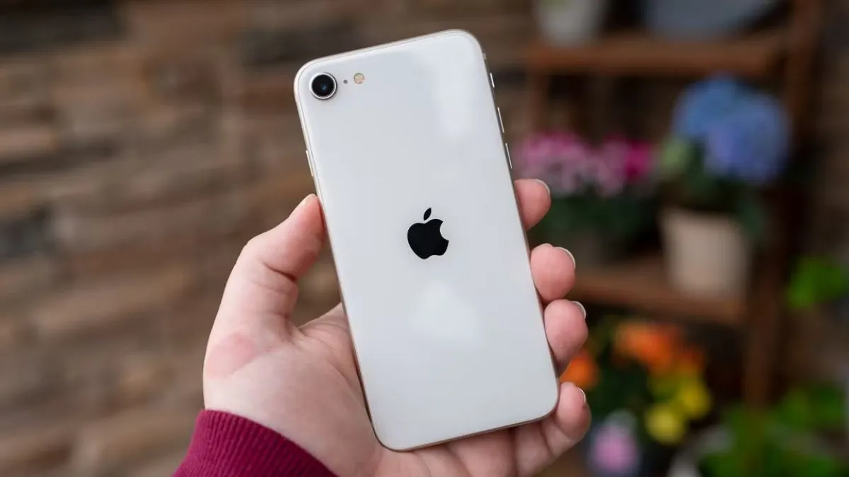 iPhone SE 4 feature, iPhone SE 4 camera, iPhone SE 4 specs, when iPhone SE 4 is launching