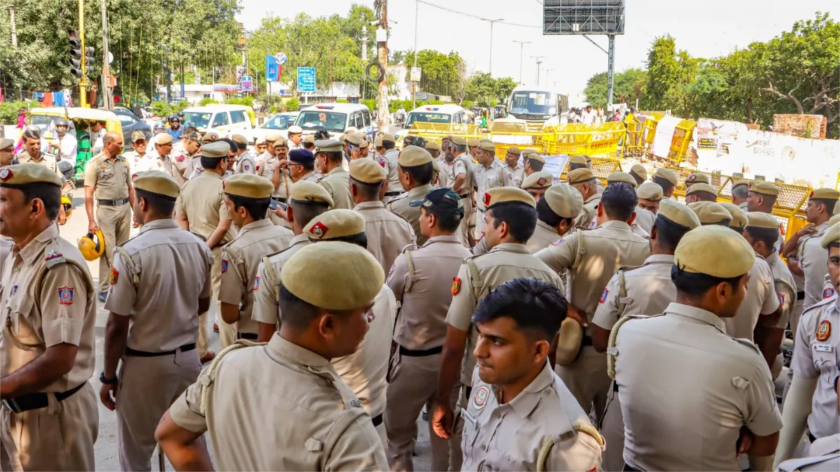 Delhi will be turned into a cantonment before the CMs swearing-in 25 thousand security personnel wi