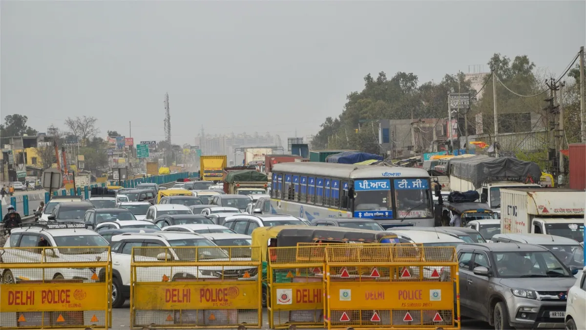 Delhi Police issued traffic advisory before the swearing-in ceremony avoid going on these routes- India TV Hindi