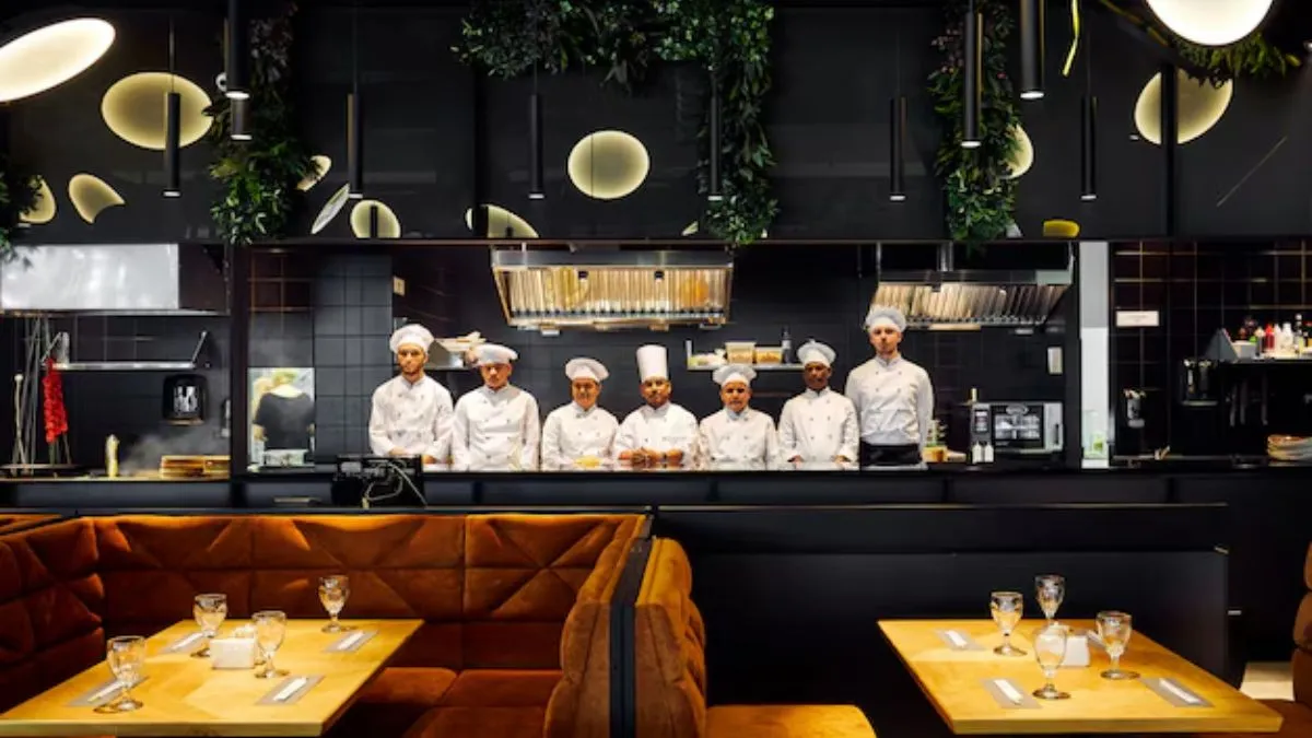 restaurant, restaurant offers, credit card, credit card offers, credit card provider, credit card is- India TV Paisa