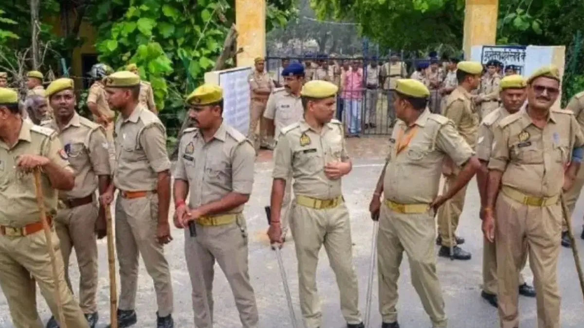 UP पुलिस कांस्टेबल पीईटी एडमिट कार्ड जारी- India TV Hindi