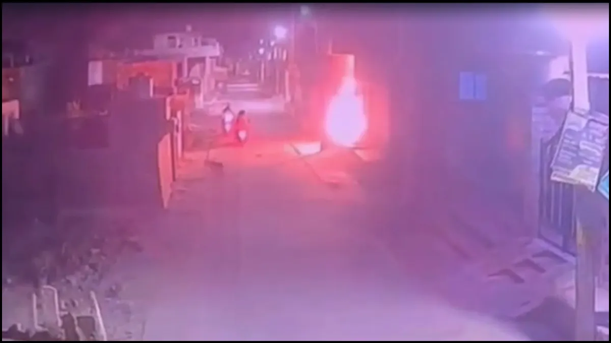 Petrol bomb- India TV Hindi
