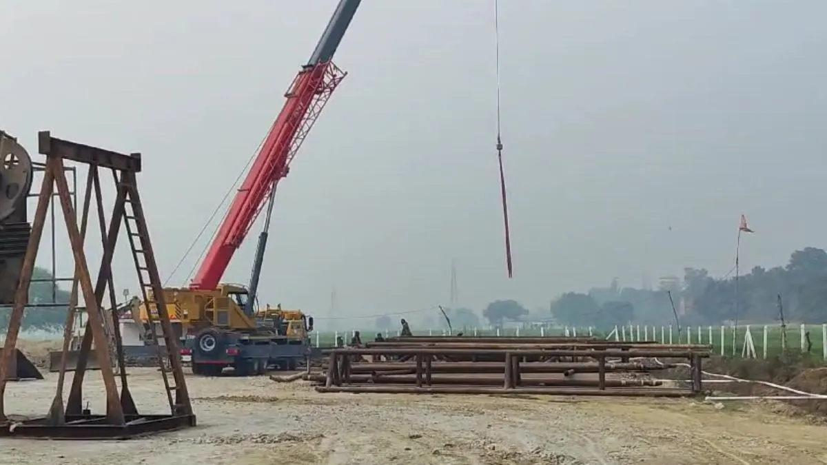 सागरपाली गांव में कच्चे तेल का भंडार - India TV Hindi