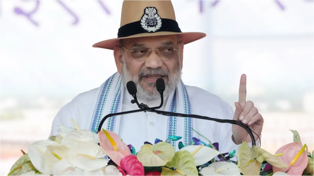 Amit shah lased out at mk stalin over language dispute said medical engineering education should be