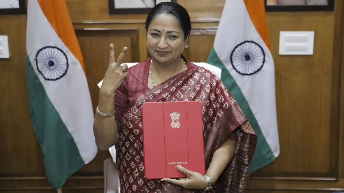 मुख्यमंत्री रेखा गुप्ता