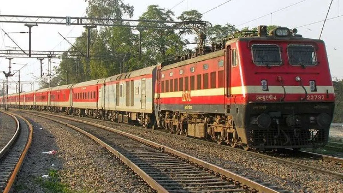 Ayodhya Express threatened to get a bomb.