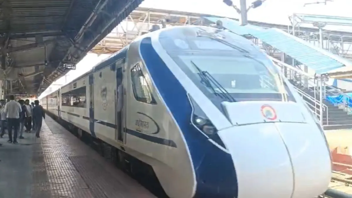 Vande Bharat Train, Stone Pelting