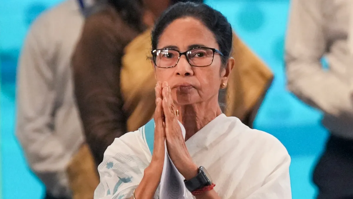 सीएम ममता बनर्जी ने दिया दंगे पर बयान।