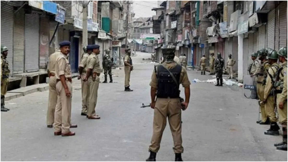 Dispute started over hoisting community flag police imposed curfew in manipur churachandpur- India TV Hindi