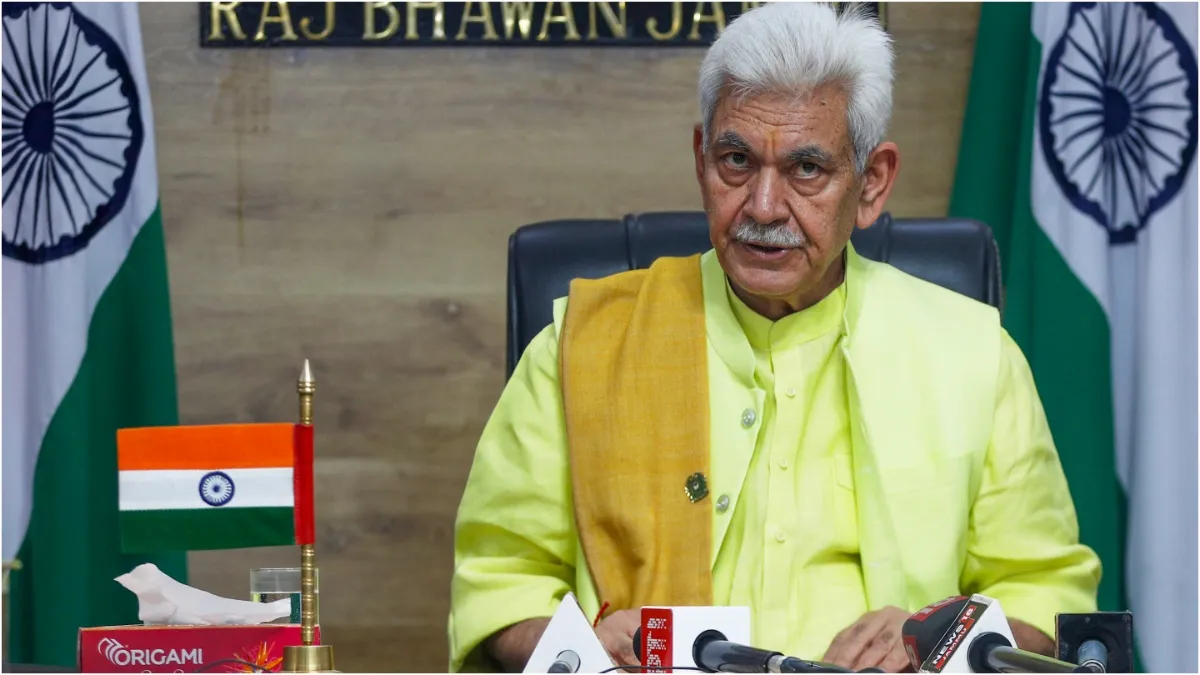 JK Lieutenant Governor Manoj Sinha sacks two government employees over terror links- India TV Hindi