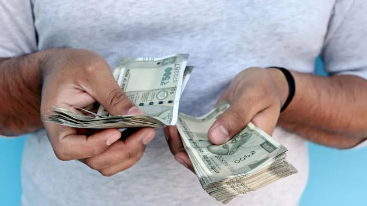 Deposit Rs 5,00,000 in Post Office and Get Fixed Interest of Rs 2,24,974, Know the details of the sc