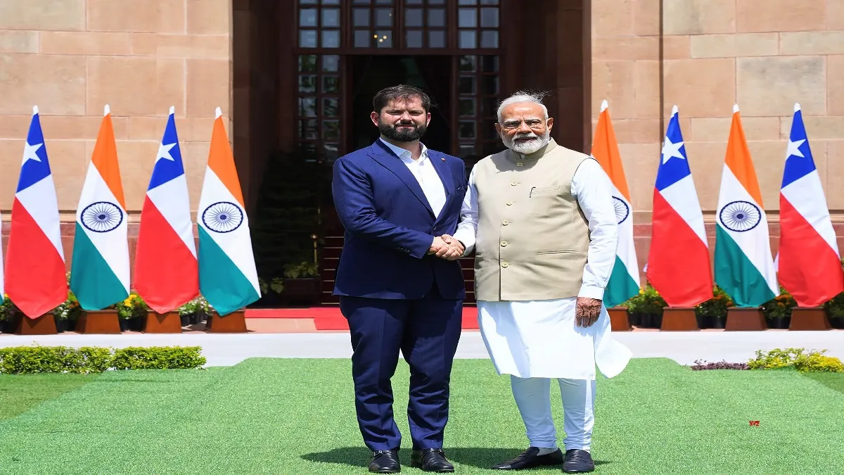 चिली के राष्ट्रपति गैब्रियल बोरिक (L) पीएम नरेंद्र मोदी (R)- India TV Hindi