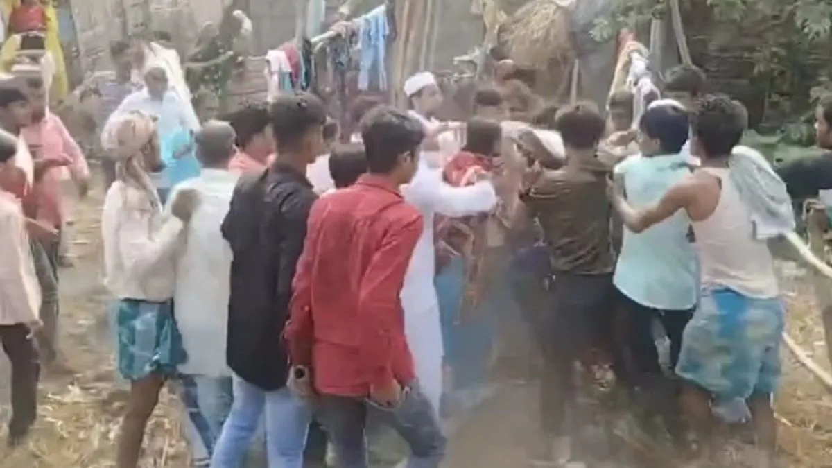 दूल्हा-दुल्हन पक्ष में हुई मारपीट।- India TV Hindi