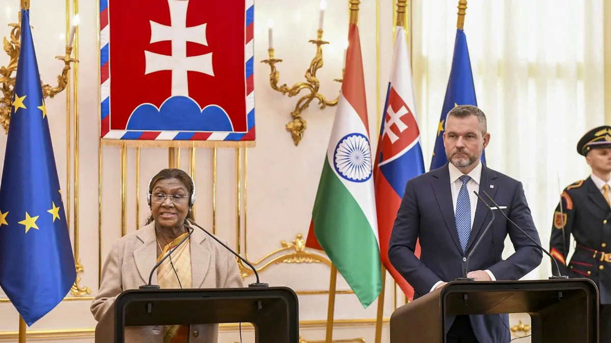 राष्ट्रपति द्रौपदी मुर्मू और स्लोवाकिया के राष्ट्रपति पीटर पेलेग्रिनी। - India TV Hindi