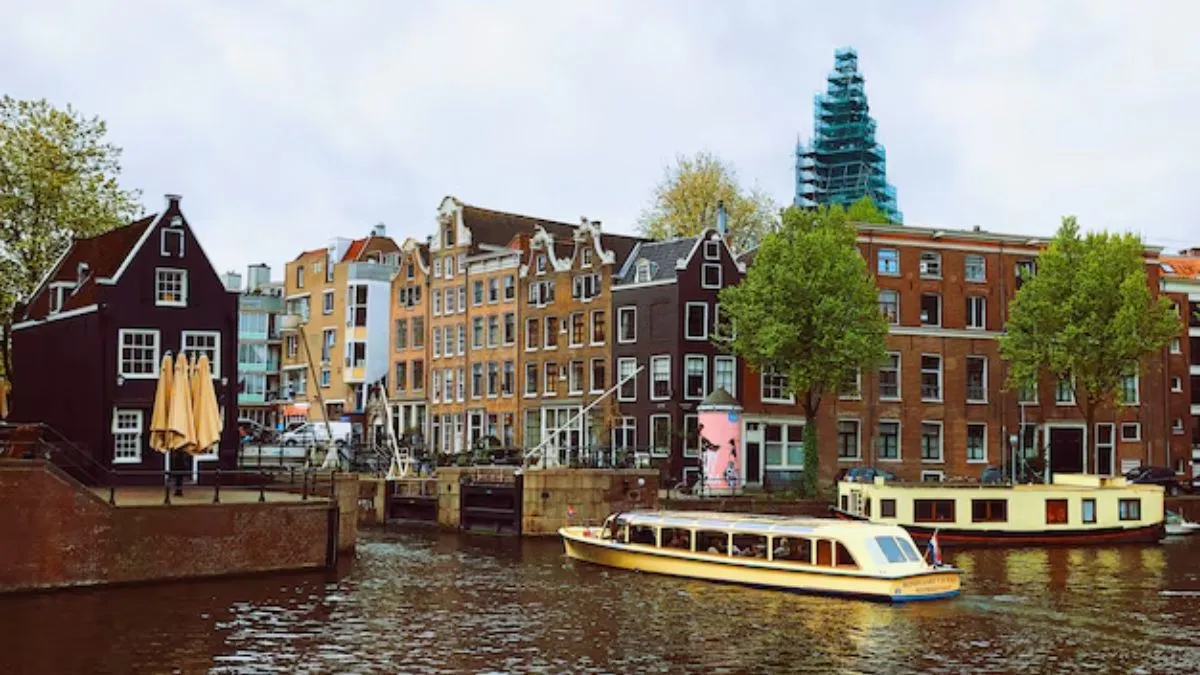 indigo, airline company, Mumbai, Manchester, Amsterdam, mumbai to Manchester flights, mumbai to amst