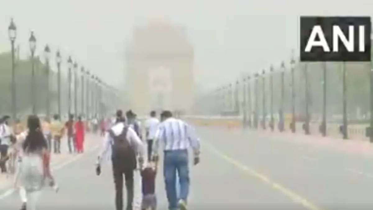 धूल भरी आंधी के साथ बारिश
