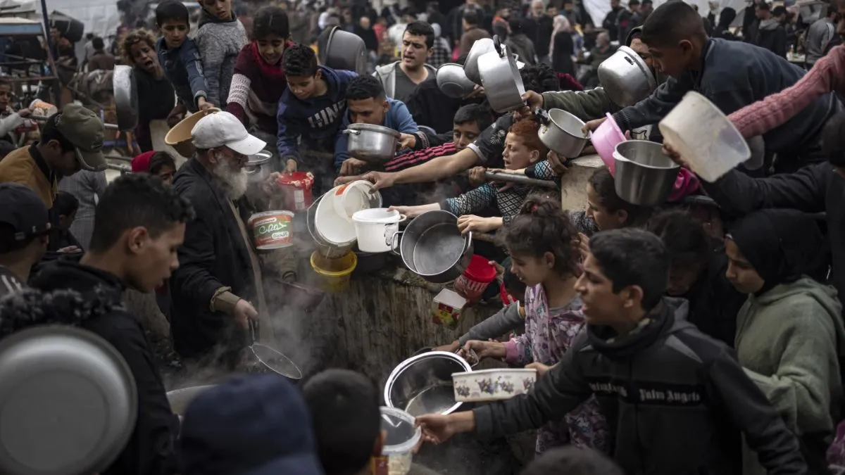 People of Gaza eat and drink ...