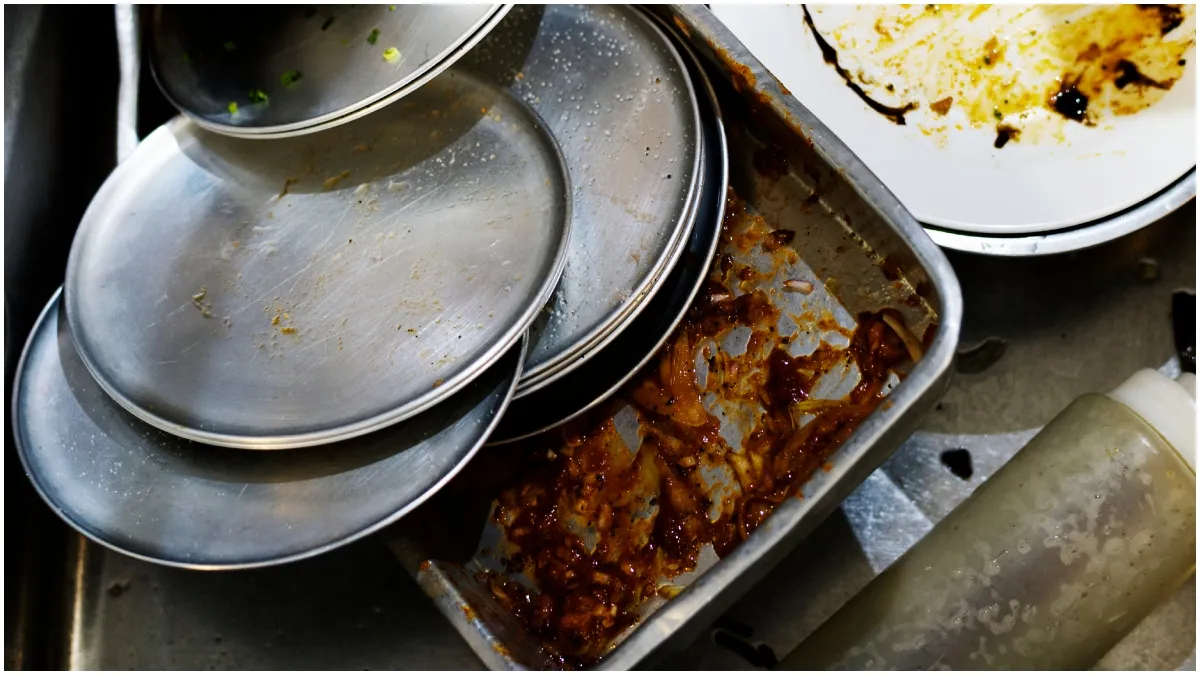 How to clean the sticky vessel of ghee?
