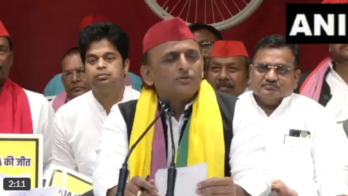 समाजवादी पार्टी के अध्यक्ष अखिलेश यादव