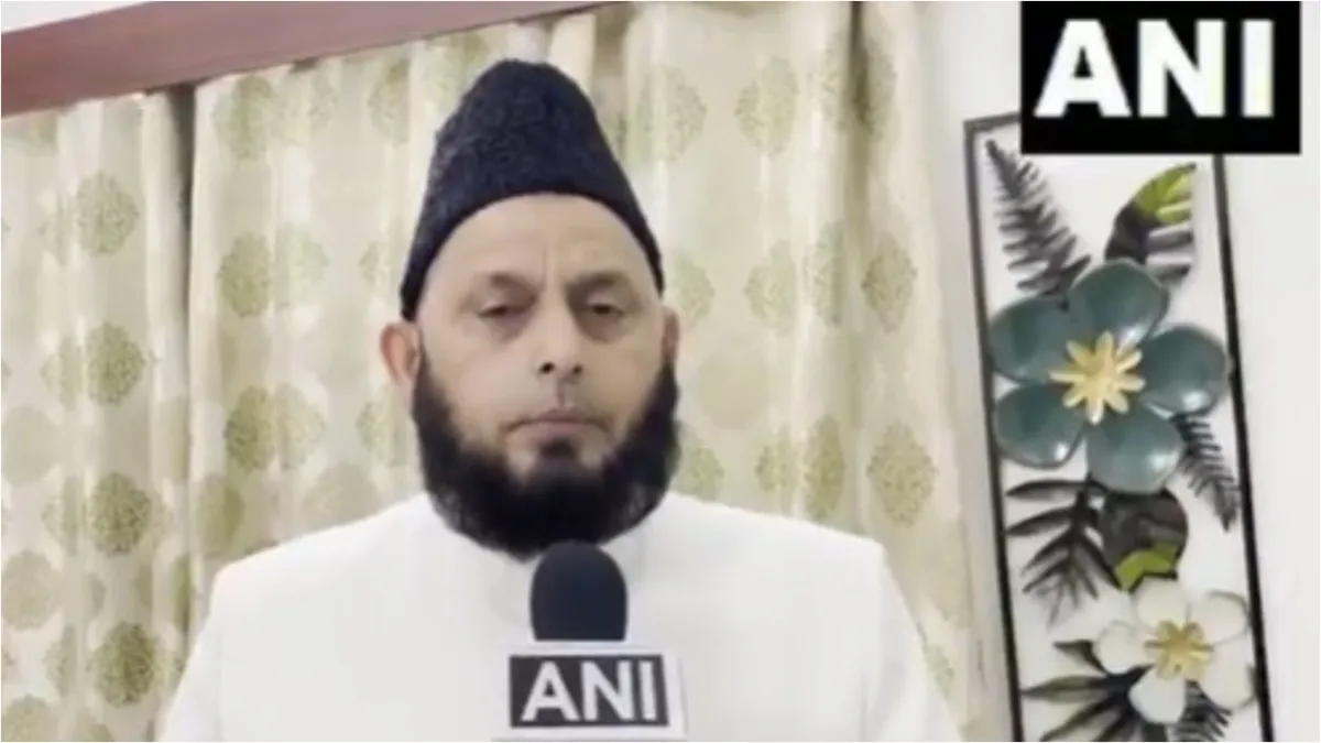 PM Narendra Modi address to the nation Maulana Khalid Rashid Farangi said Prime Minister gave a clea