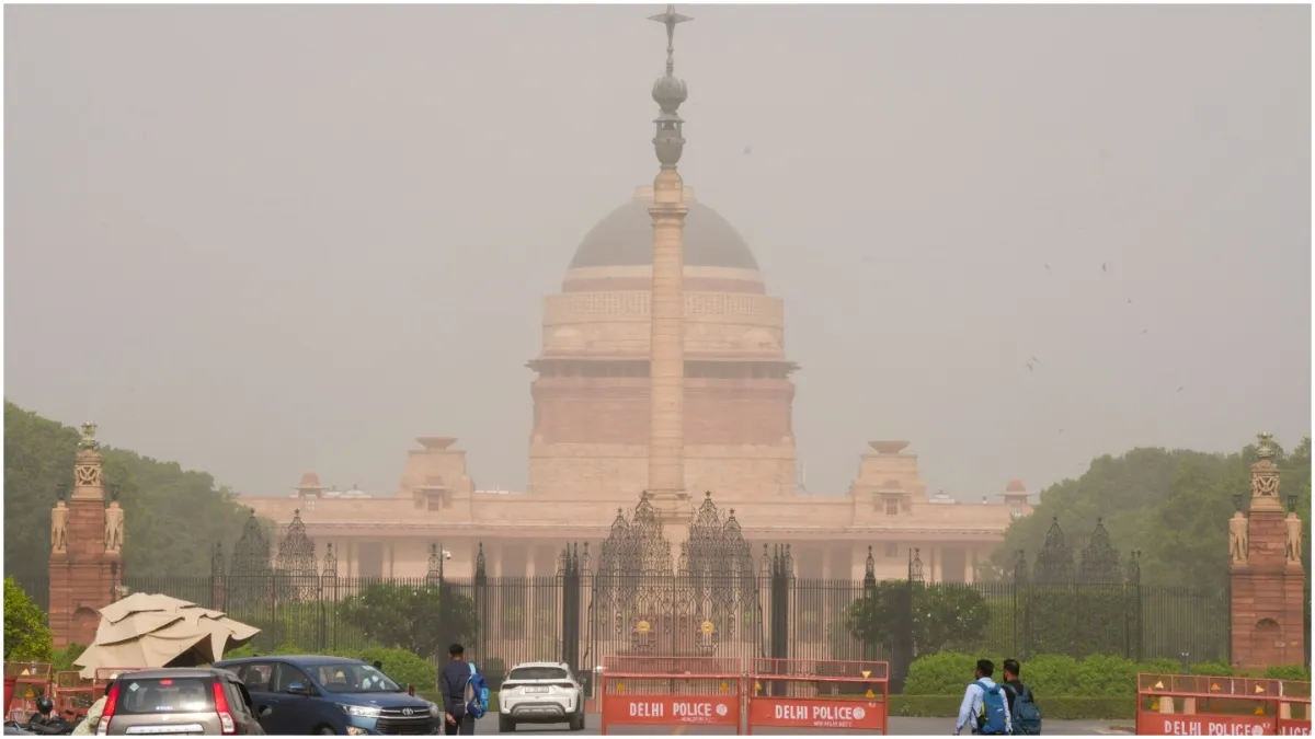 Delhi's air has become poisonous once again know what is the AQI at which place what is the role of