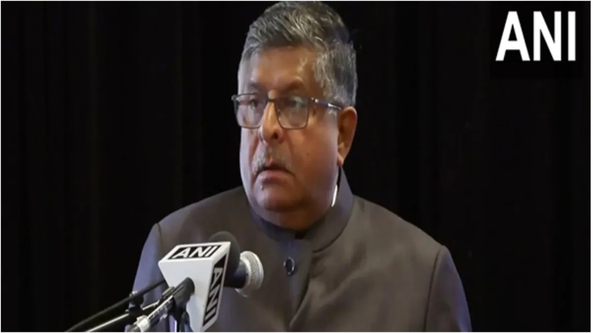 Pakistani citizens protested against the Indian delegation Ravi Shankar Prasad retaliated by saying