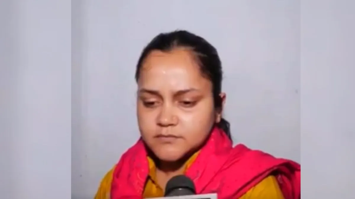 पहलगाम आतंकी हमले में जान गंवाले वाले शुभम द्विवेदी की पत्नी