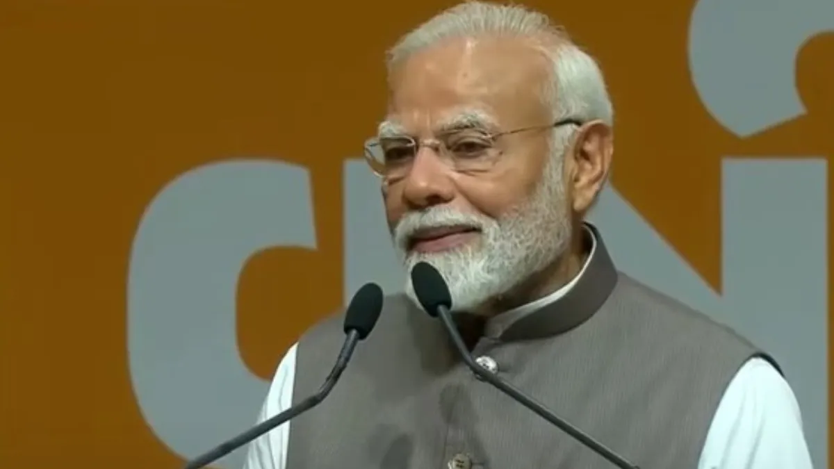 गांधीनगर में प्रधानमंत्री नरेंद्र मोदी