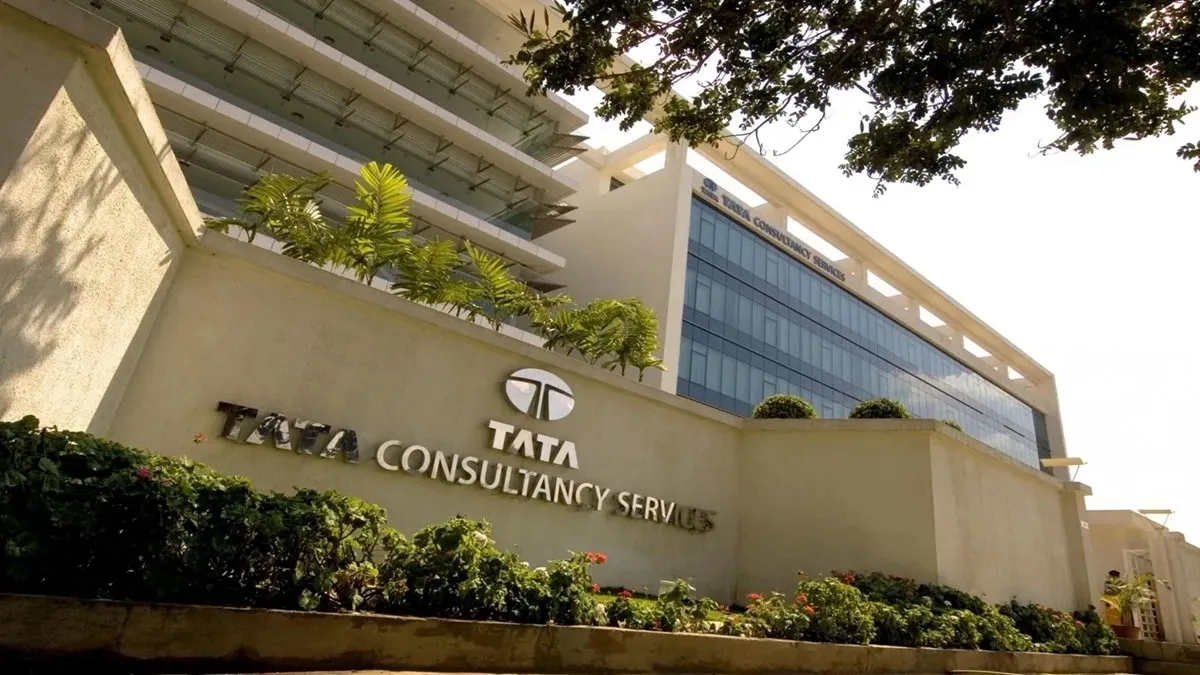 The Tata Consultancy Services recorded a decline of 1.7 percent in the net profit in the March quarter.