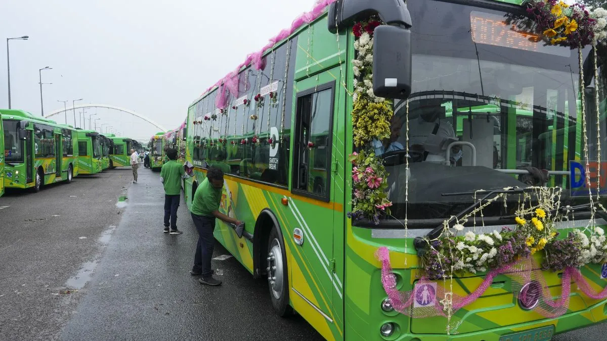 Delhi E buses