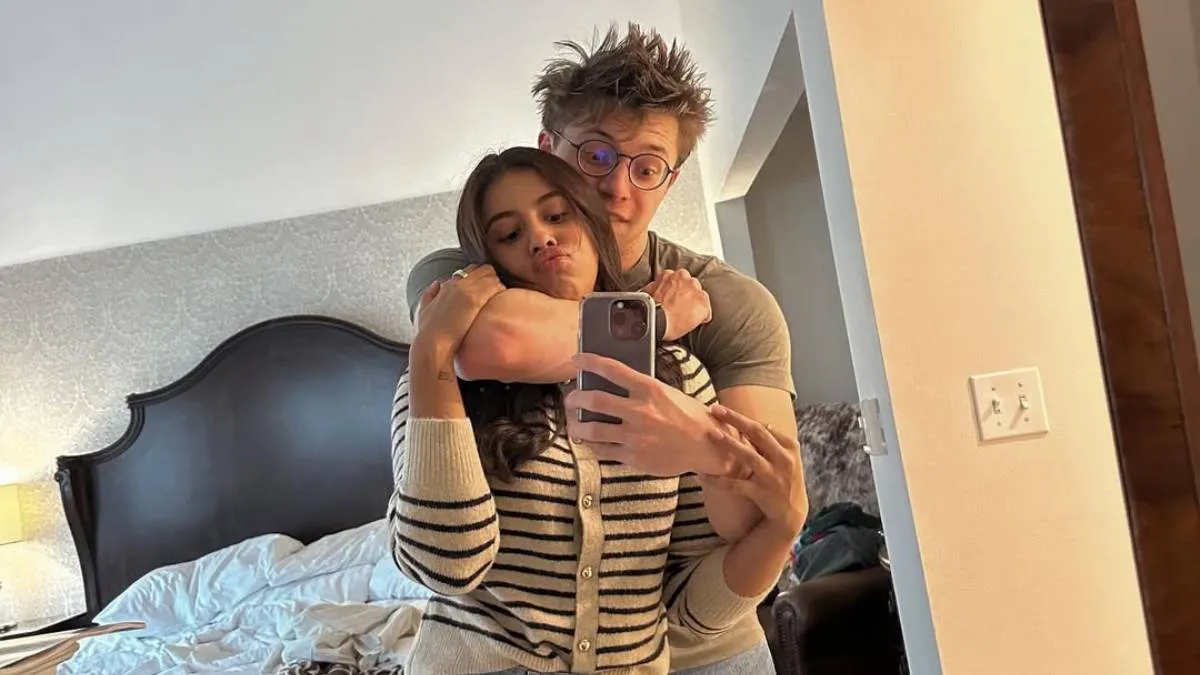 Dishani chakraborty with boyfriend