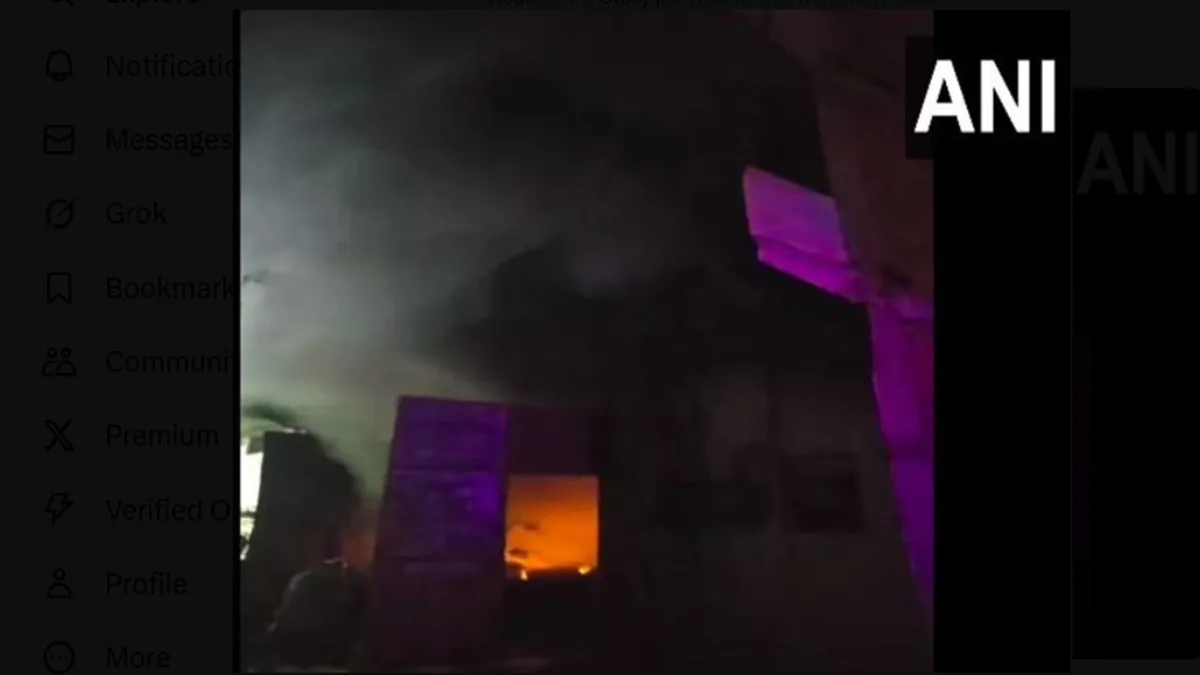 fire broke out in delhi factory