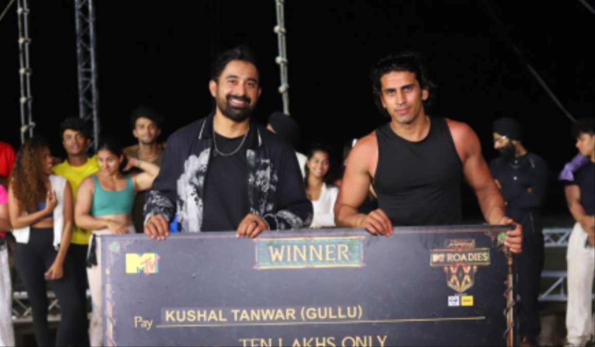 MTV Roadies XX Winner: कुशाल तंवर ने जीती रोडीज की ट्रॉफी, बाइक के साथ गुल्लू को मिले इतने लाख रुपये - India TV Hindi