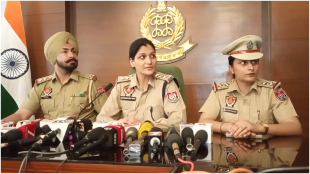Punjab Police busted fake call center 50 crores looted in the name of crypto currency- India TV Hindi