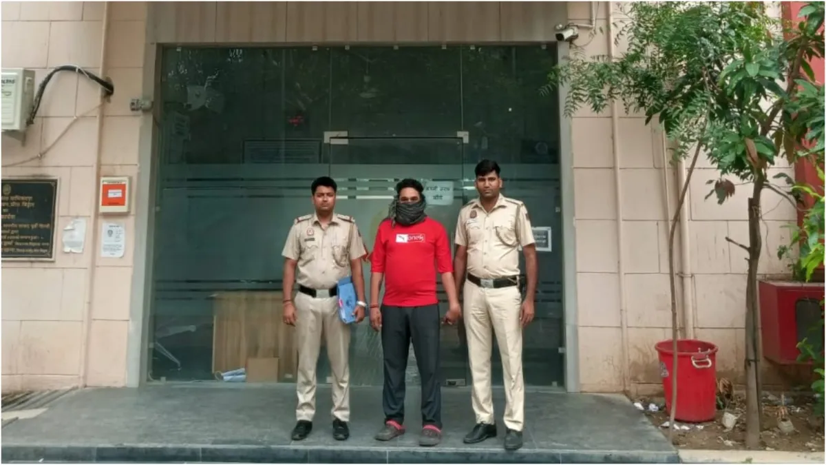 CAB DRIVER hit the MAN then the driver kept roaming around with the dead body in the cab Delhi Polic