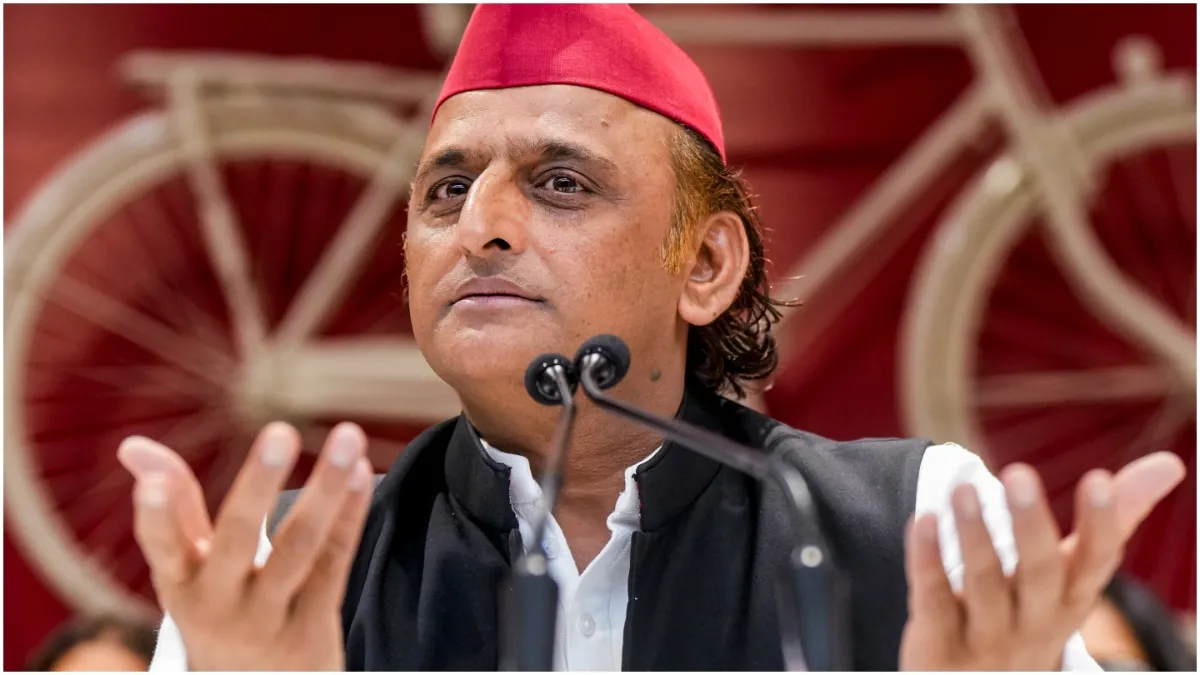 SP chief Akhilesh Yadav targeted BJP said to OP Rajbhar he is OP raat bhar- India TV Hindi