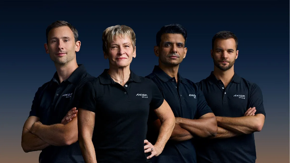 From left to right: ESA (European Space Agency) astronaut Sławosz Uznański-Wiśniewski of Poland, for- India TV Hindi