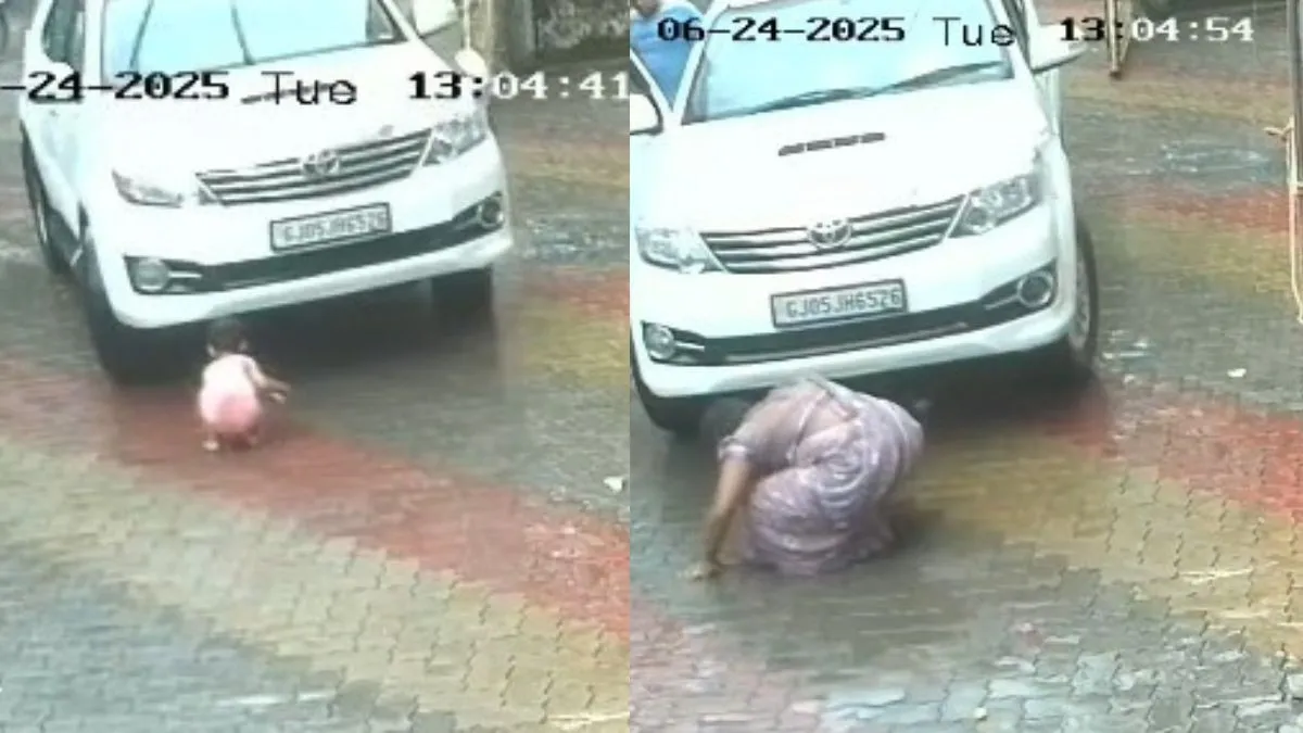 घर के सामने खेल रहे बच्चे को कार ने मारी टक्कर।- India TV Hindi