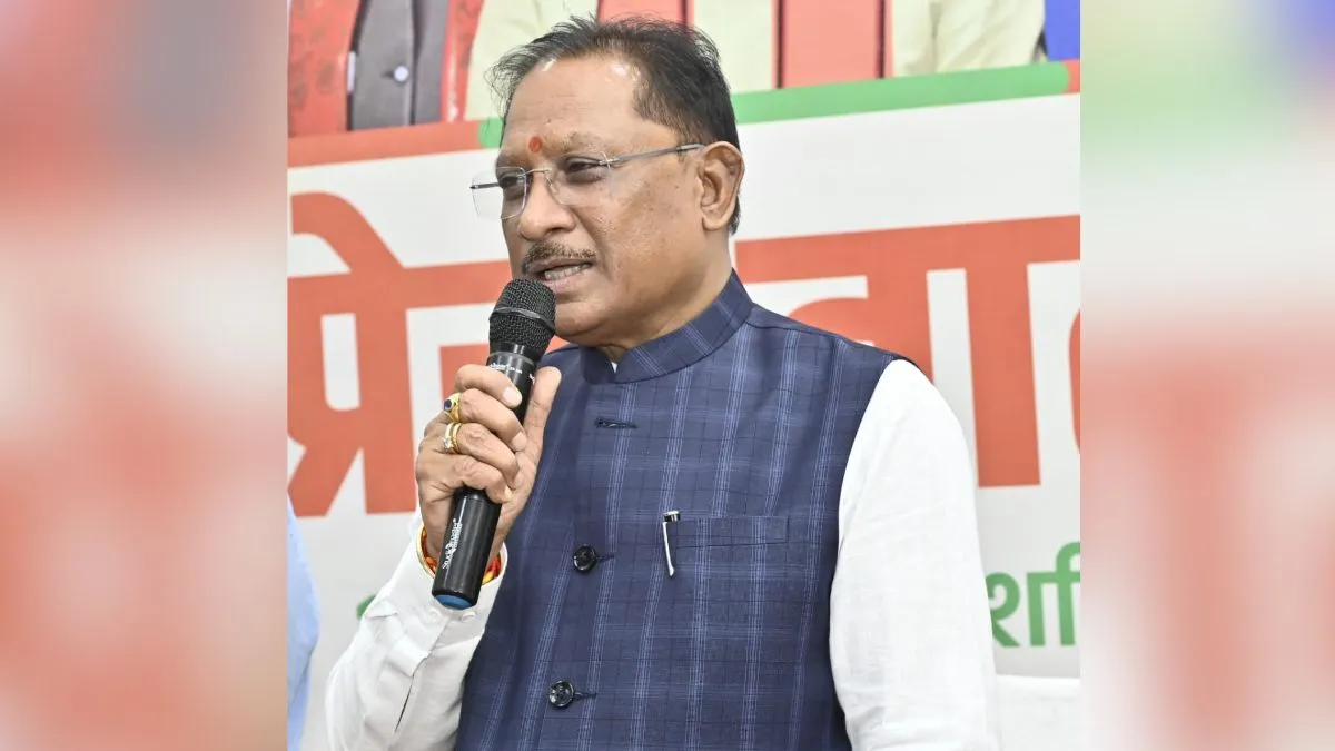 मुख्यमंत्री विष्णु देव साय ने युवाओं से की मुलाकात।- India TV Hindi