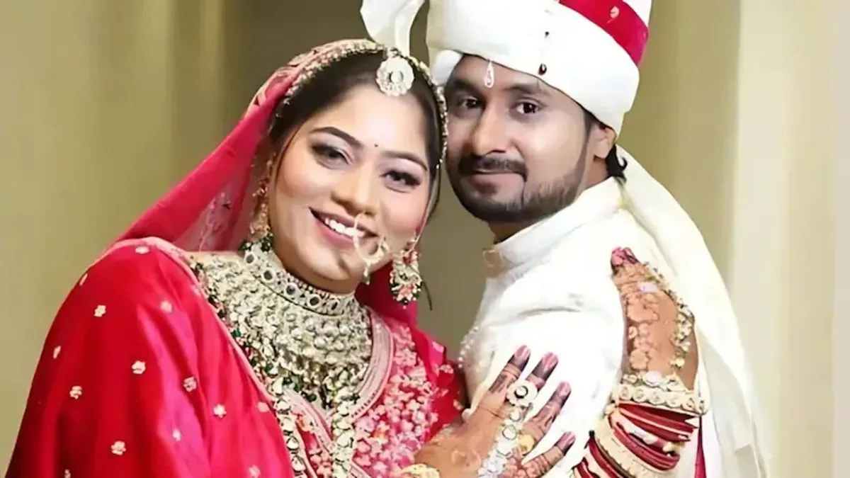 राजा रघुवंशी के साथ सोनम रघुवंशी- India TV Hindi