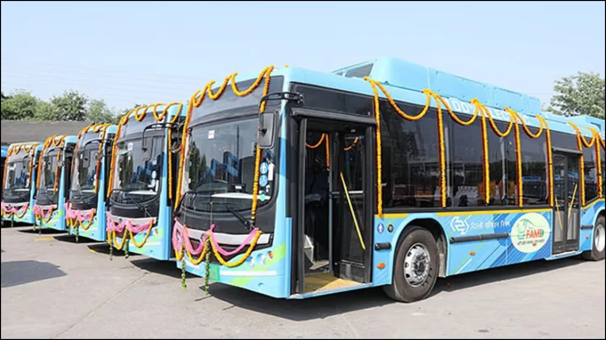 Delhi tourist bus