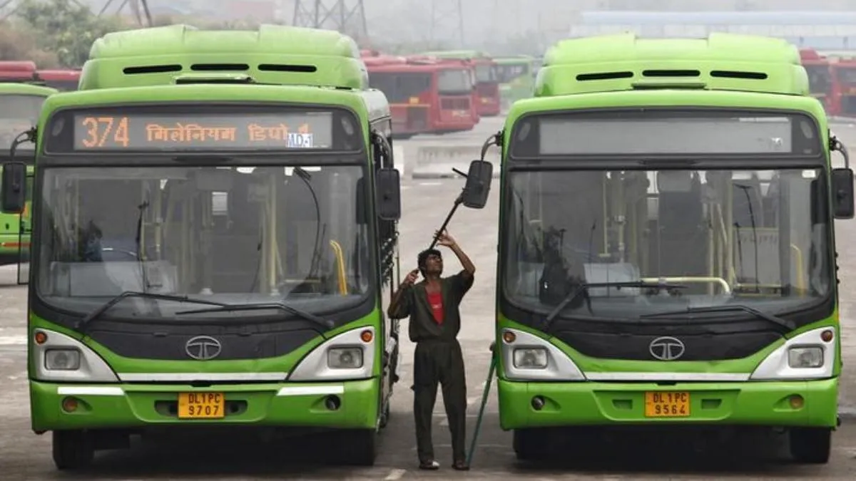 दिल्ली की DTC बसें- India TV Hindi