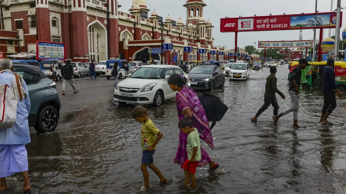 Lucknow roads waterlodging- India TV Hindi