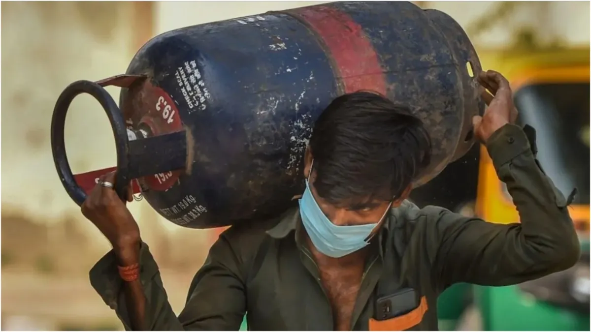 LPG Cylinder Price even cheaper oil company reduced the price know what is the new rate