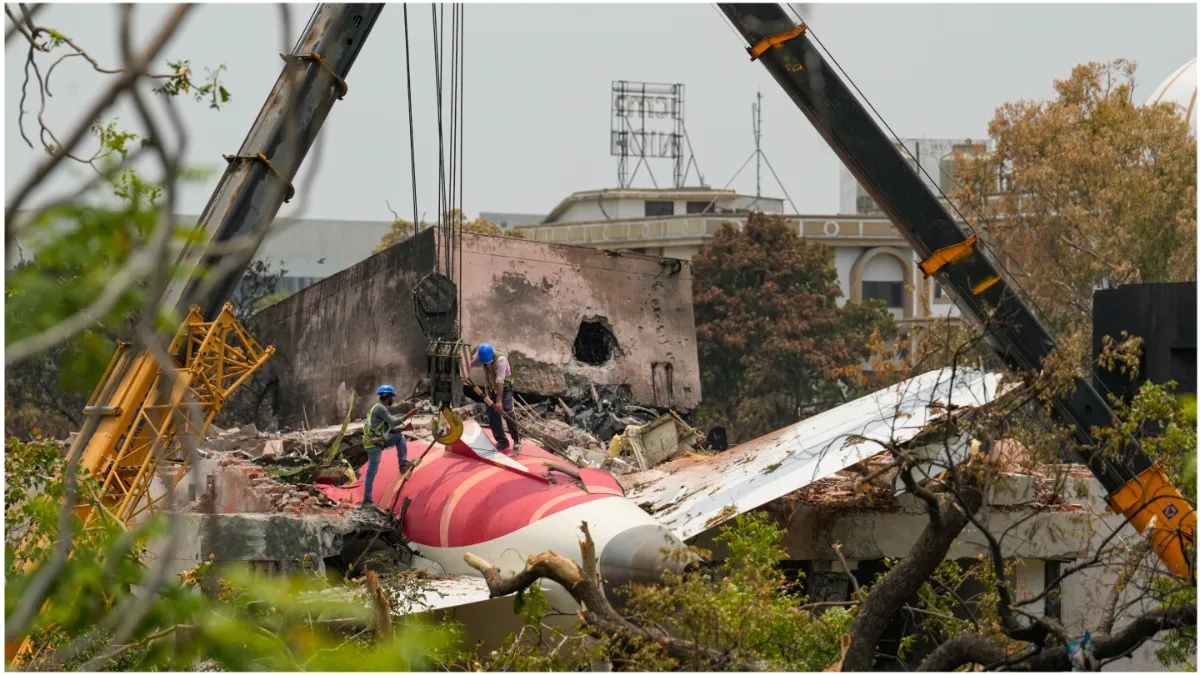AAIB submits its preliminary report on the AI 171 plane crash to the Ministry of Civil Aviation and - India TV Hindi